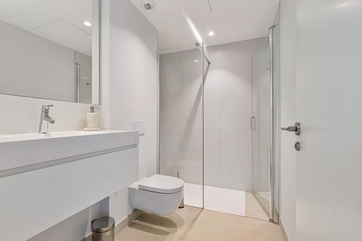 3 Bed Apartment for sale in Fuengirola Costa Del Sol, Málaga, Spain