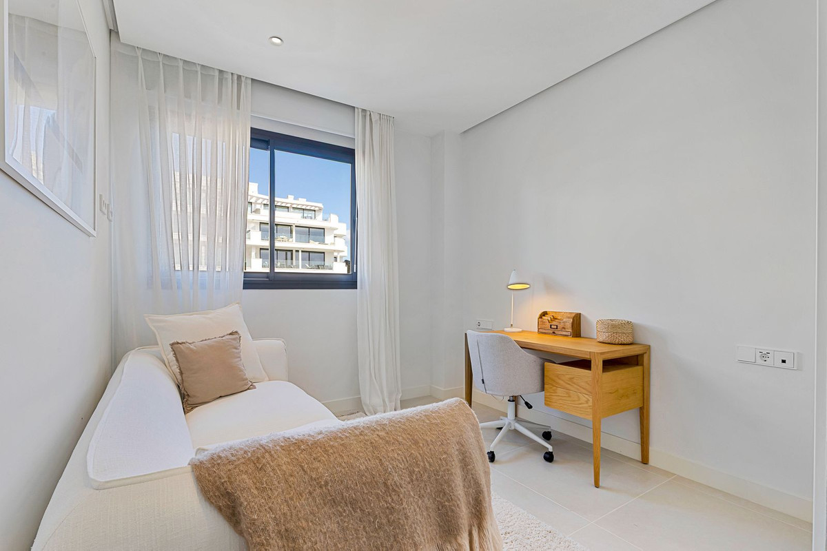 3 Bed Apartment for sale in Fuengirola Costa Del Sol, Málaga, Spain