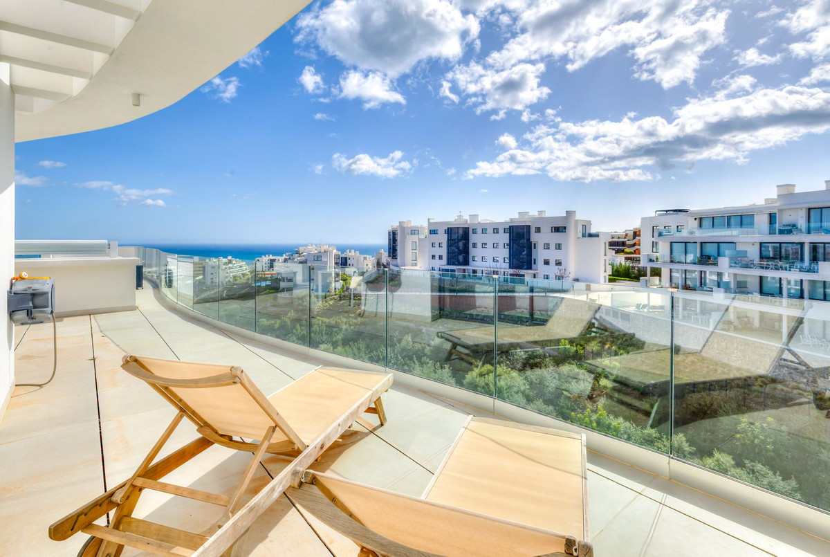 3 Bed Apartment for sale in Fuengirola Costa Del Sol, Málaga, Spain