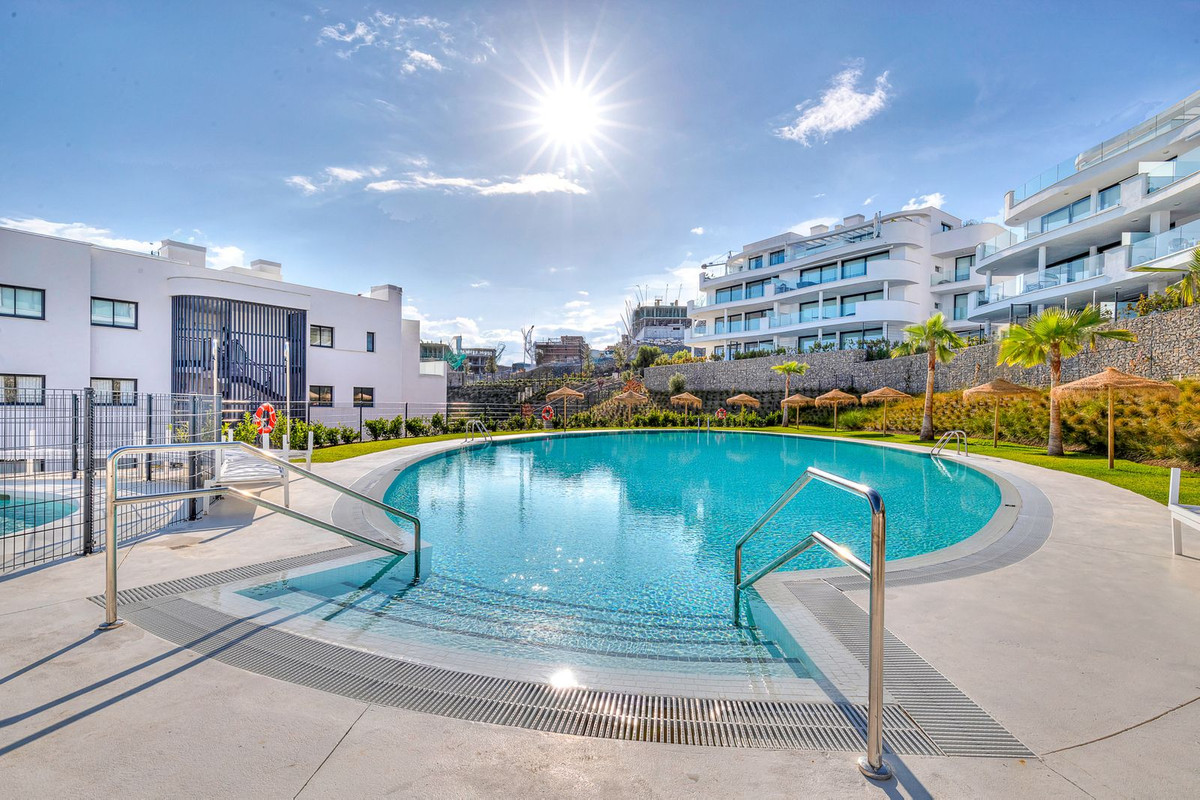 3 Bed Apartment for sale in Fuengirola Costa Del Sol, Málaga, Spain