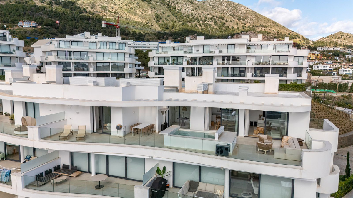 3 Bed Apartment for sale in Fuengirola Costa Del Sol, Málaga, Spain
