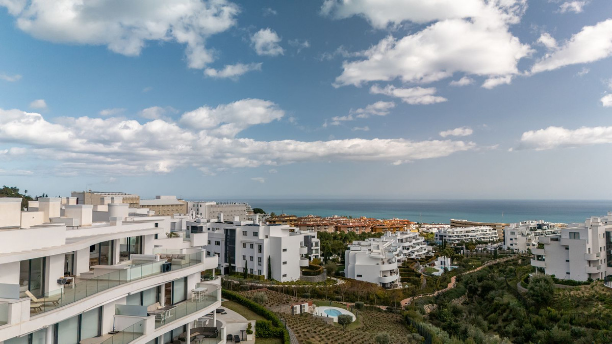 3 Bed Apartment for sale in Fuengirola Costa Del Sol, Málaga, Spain