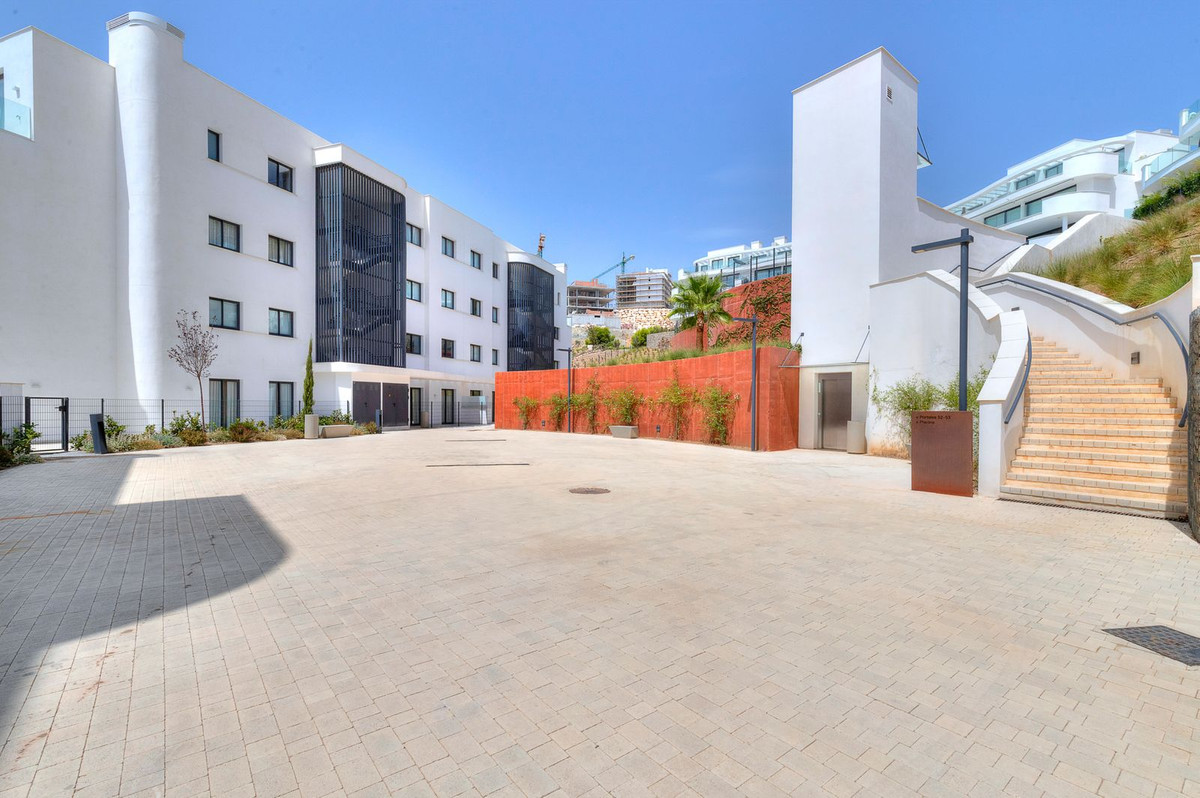 3 Bed Apartment for sale in Fuengirola Costa Del Sol, Málaga, Spain