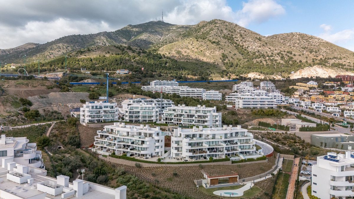 3 Bed Apartment for sale in Fuengirola Costa Del Sol, Málaga, Spain