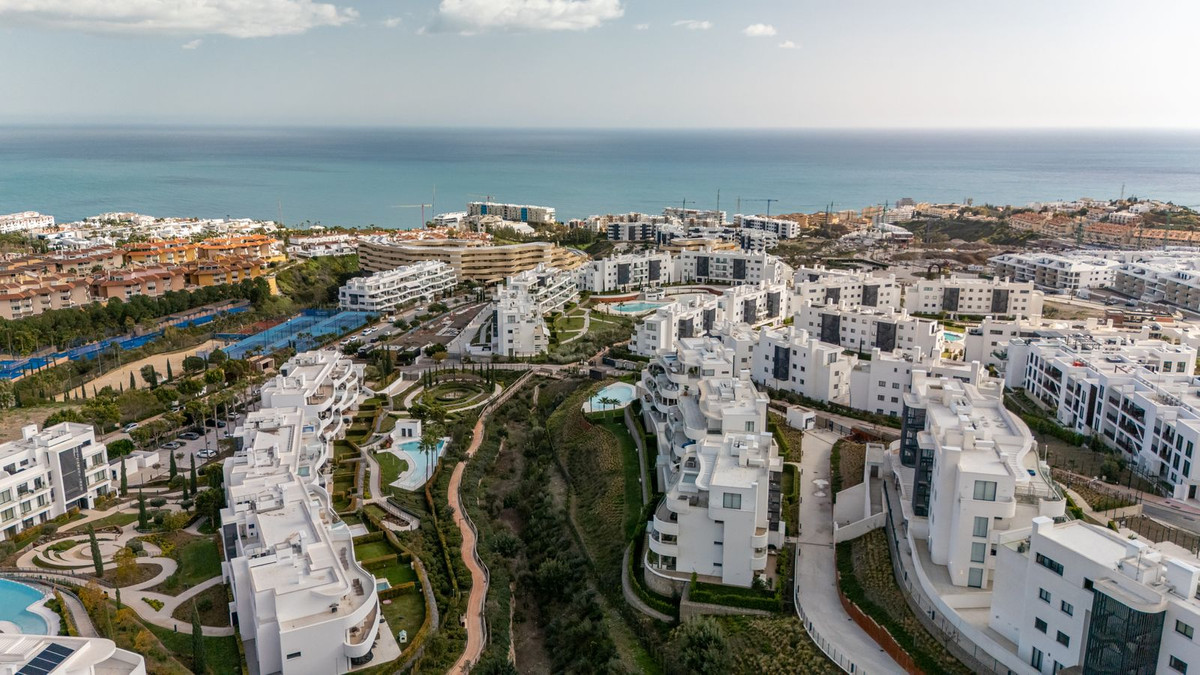 3 Bed Apartment for sale in Fuengirola Costa Del Sol, Málaga, Spain