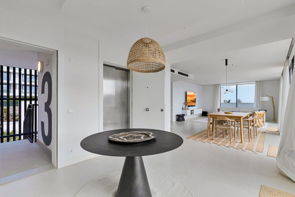 3 Bed Apartment for sale in Fuengirola Costa Del Sol, Málaga, Spain