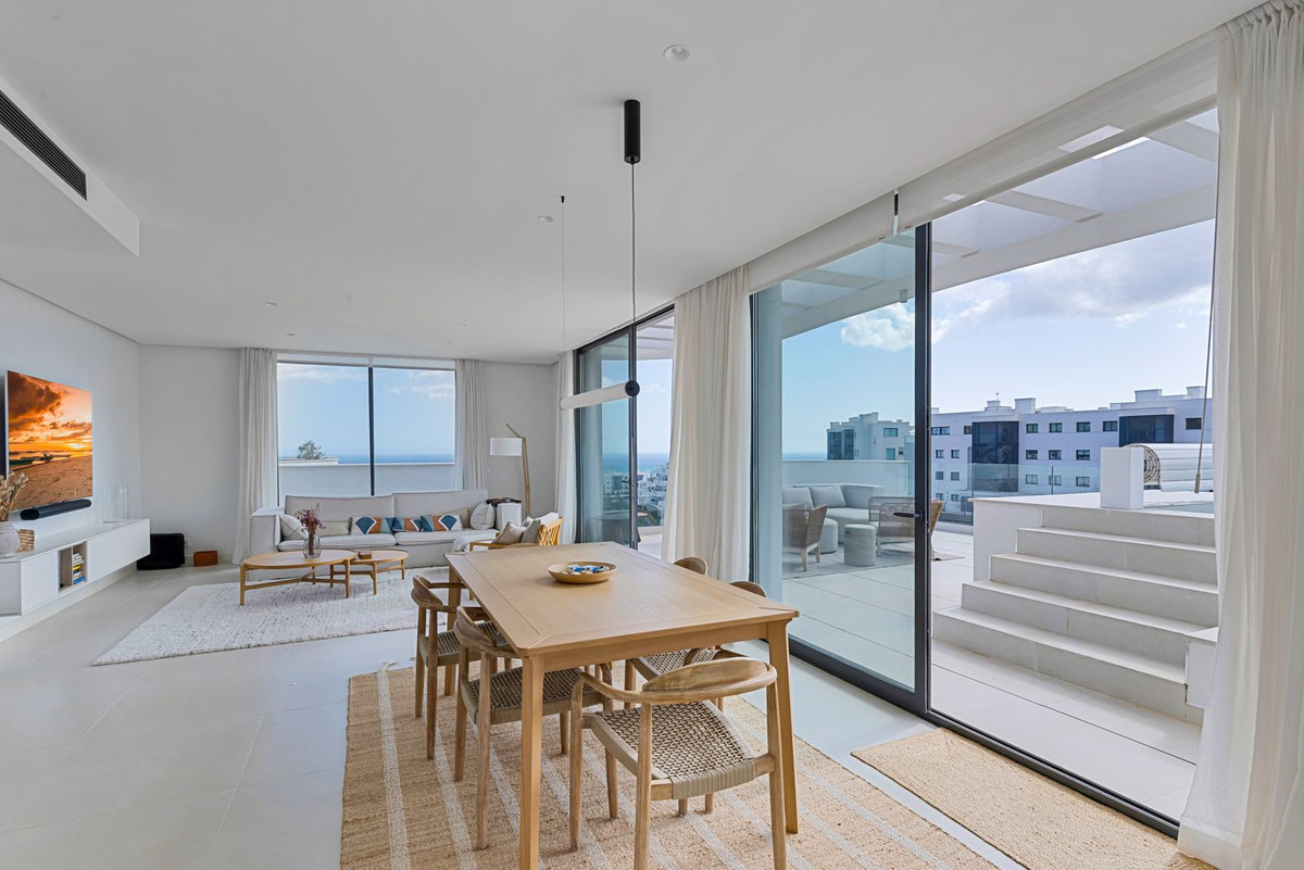 3 Bed Apartment for sale in Fuengirola Costa Del Sol, Málaga, Spain