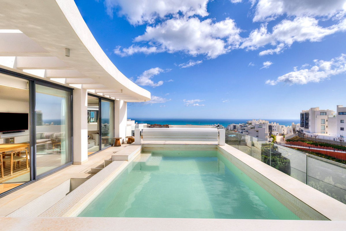 3 Bed Apartment for sale in Fuengirola Costa Del Sol, Málaga, Spain