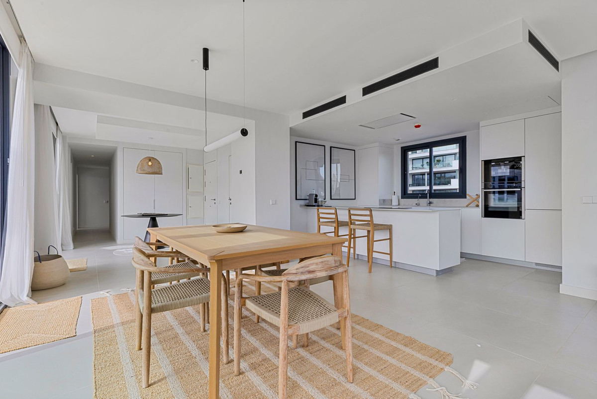 3 Bed Apartment for sale in Fuengirola Costa Del Sol, Málaga, Spain
