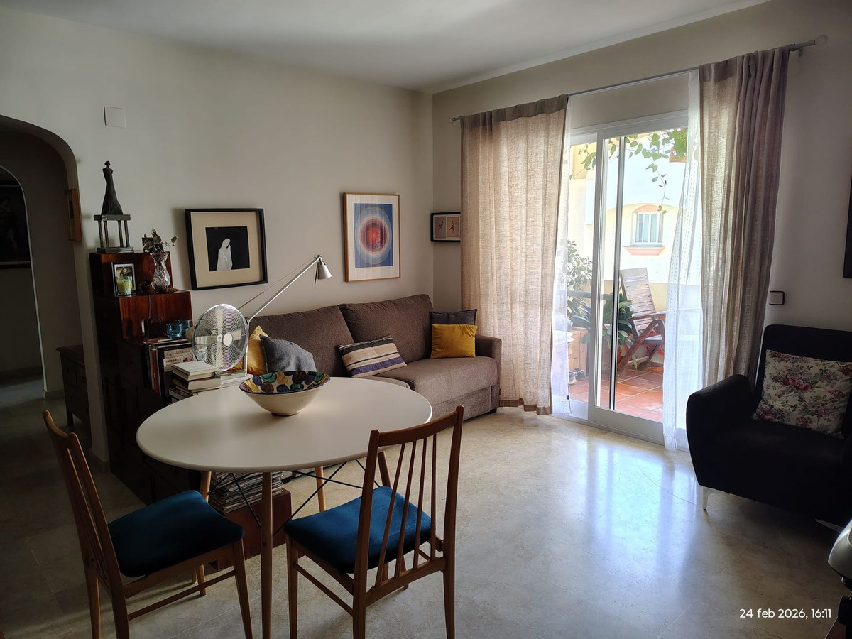 2 Bed Apartment for sale in Estepona Costa Del Sol, Málaga, Spain