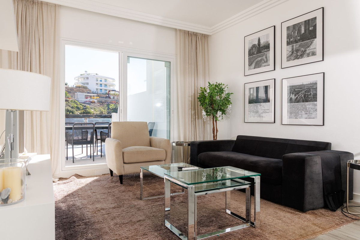 Se vende Apartamento Planta Media de 2 dormitorios en Costa Del Sol, Málaga, España