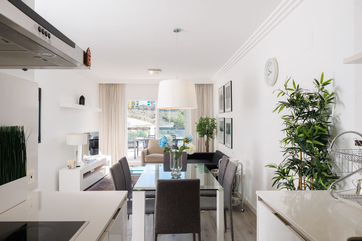 Se vende Apartamento Planta Media de 2 dormitorios en Costa Del Sol, Málaga, España