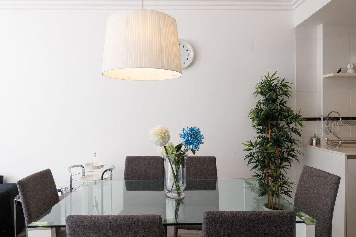 Se vende Apartamento Planta Media de 2 dormitorios en Costa Del Sol, Málaga, España