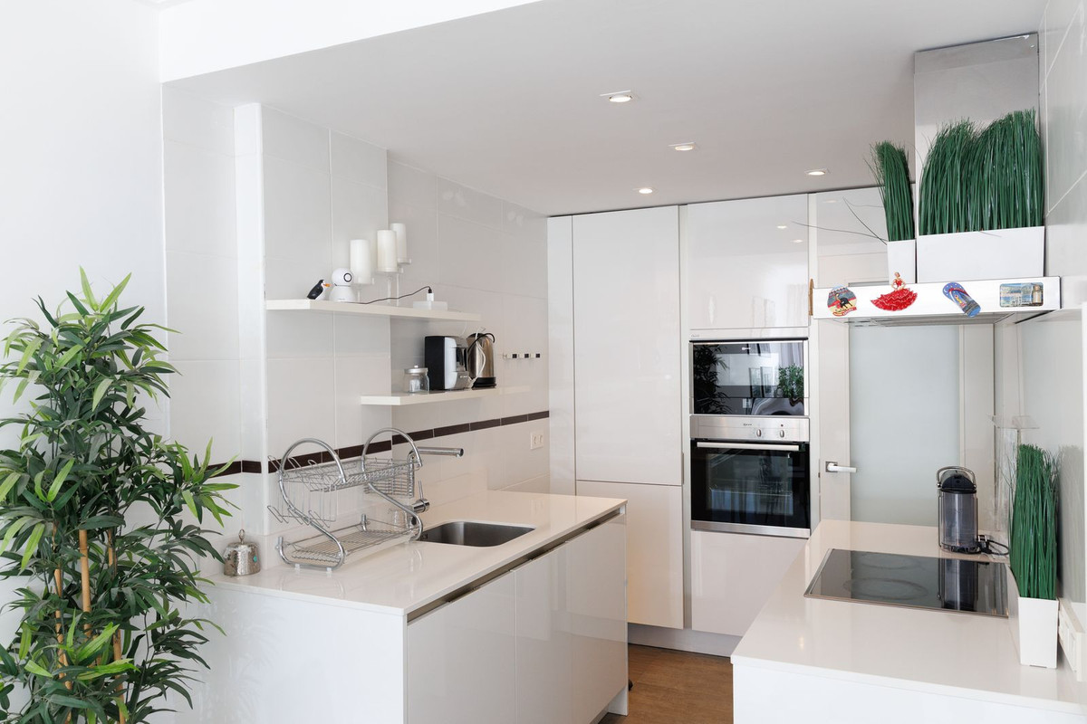 Se vende Apartamento Planta Media de 2 dormitorios en Costa Del Sol, Málaga, España