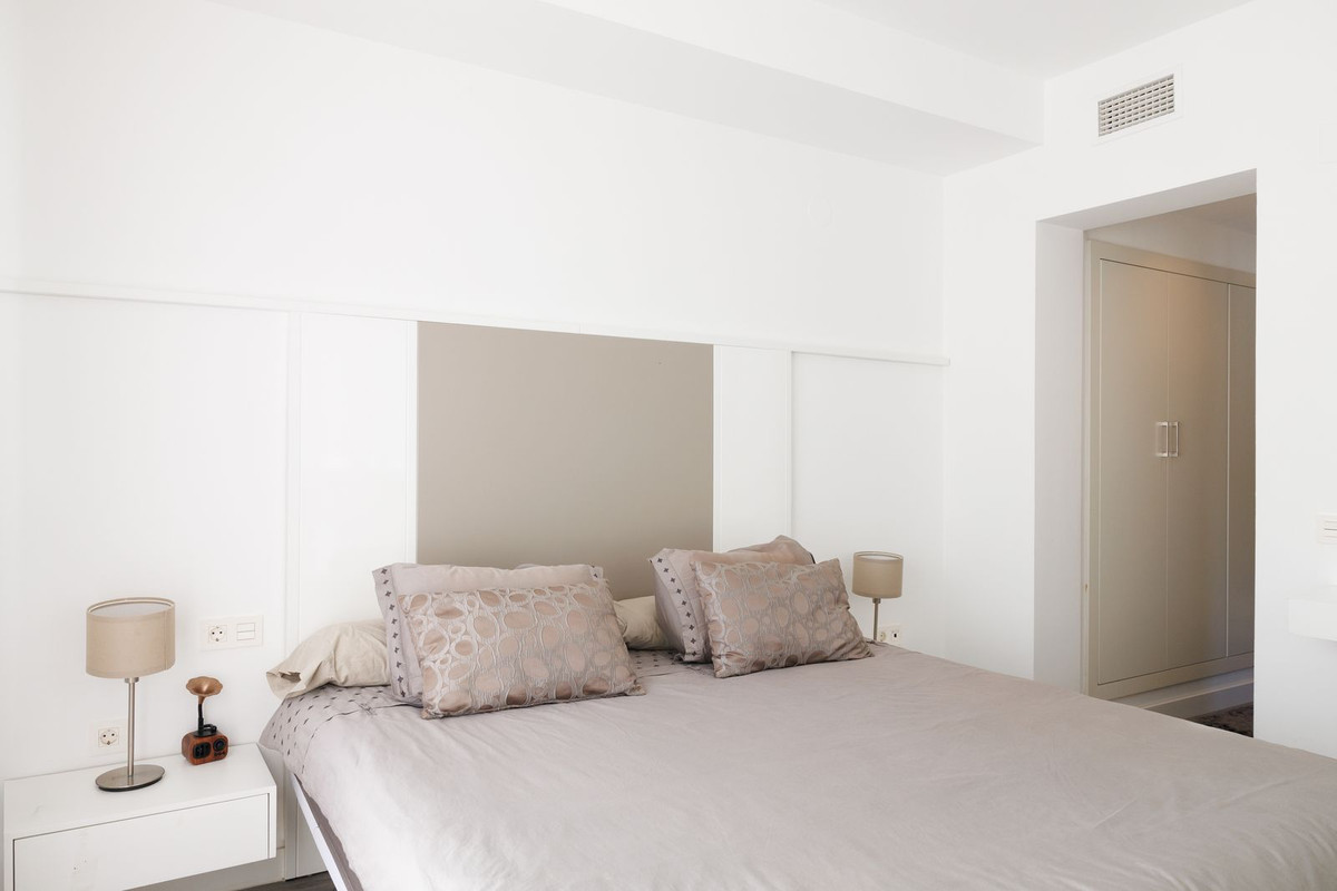 Se vende Apartamento Planta Media de 2 dormitorios en Costa Del Sol, Málaga, España