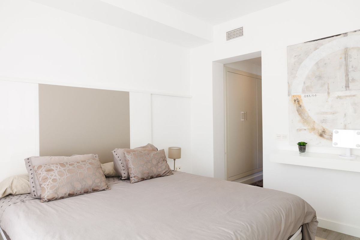 Se vende Apartamento Planta Media de 2 dormitorios en Costa Del Sol, Málaga, España