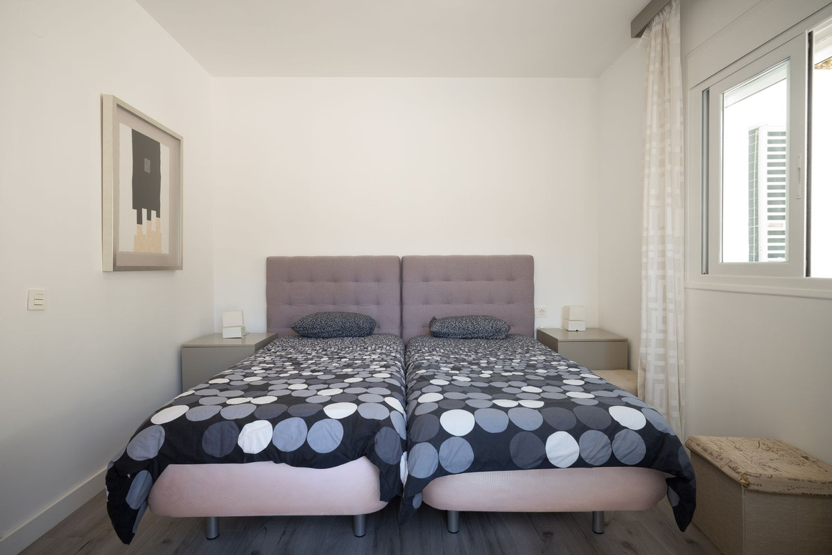 Se vende Apartamento Planta Media de 2 dormitorios en Costa Del Sol, Málaga, España
