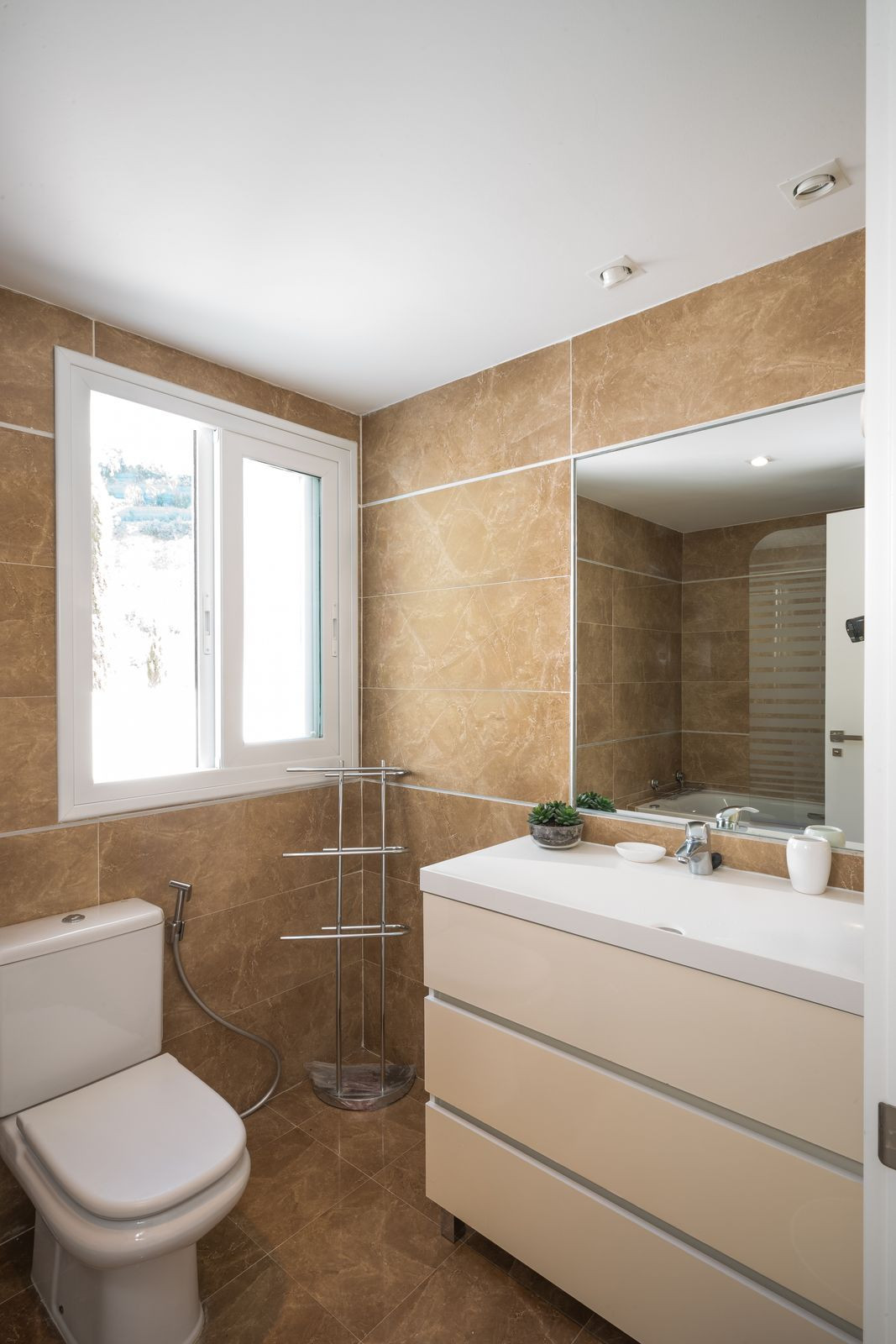 Se vende Apartamento Planta Media de 2 dormitorios en Costa Del Sol, Málaga, España