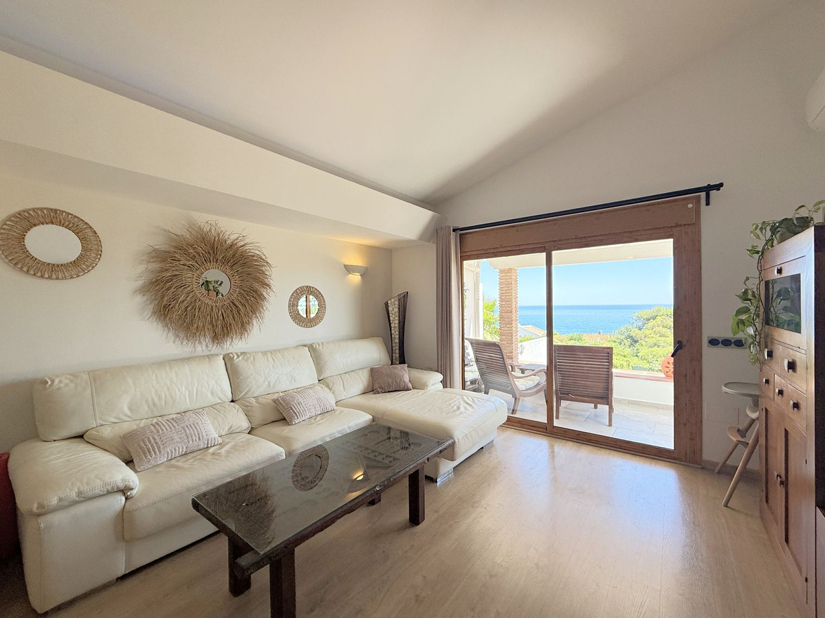 2 Bed Townhouse for sale in Estepona Costa Del Sol, Málaga, Spain