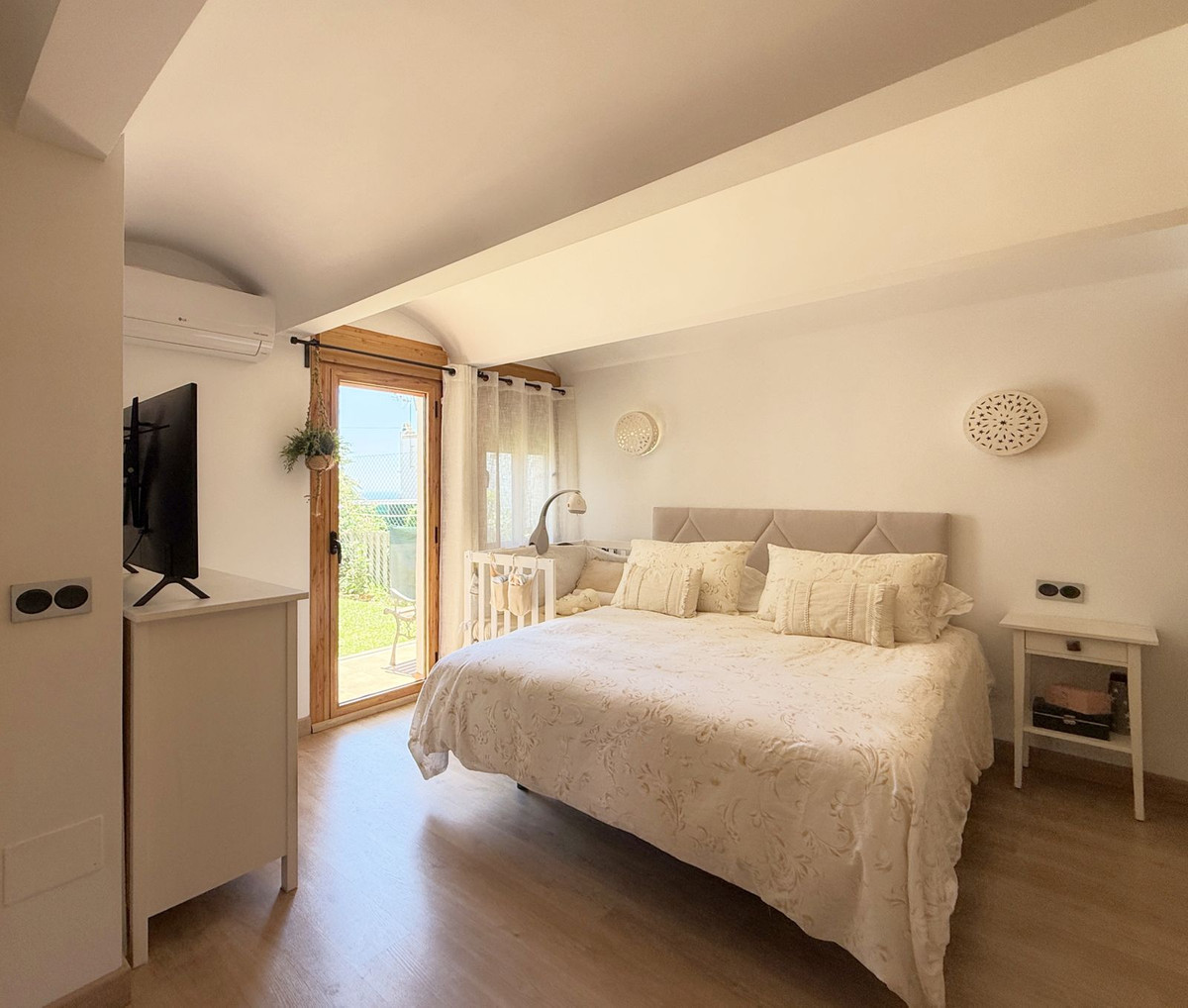 2 Bed Townhouse for sale in Estepona Costa Del Sol, Málaga, Spain
