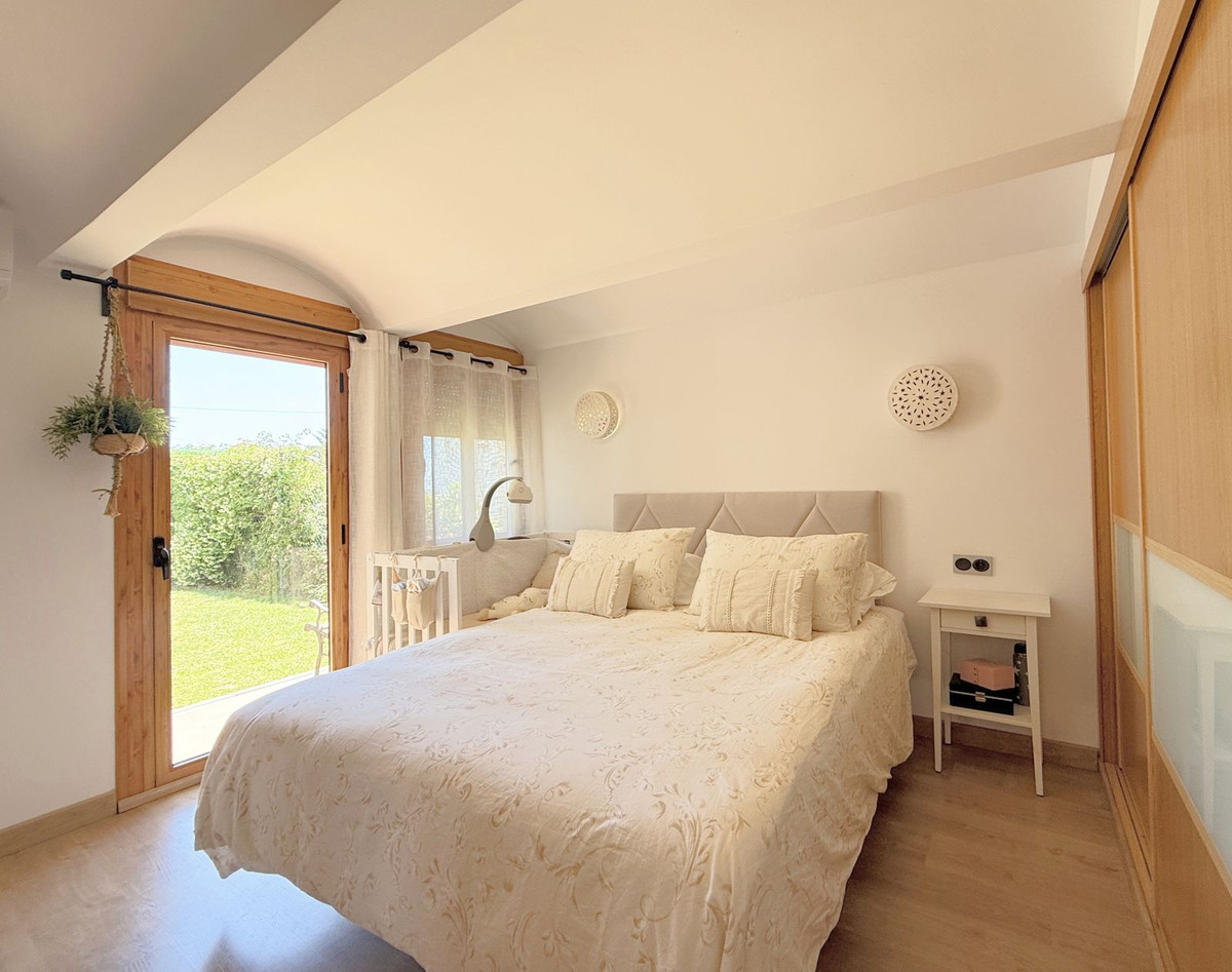 2 Bed Townhouse for sale in Estepona Costa Del Sol, Málaga, Spain