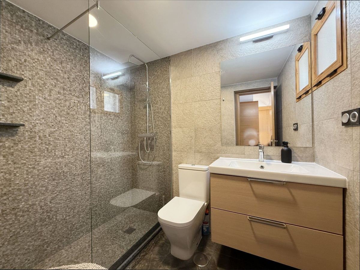 2 Bed Townhouse for sale in Estepona Costa Del Sol, Málaga, Spain