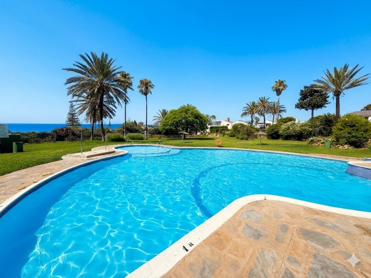 2 Bed Townhouse for sale in Estepona Costa Del Sol, Málaga, Spain