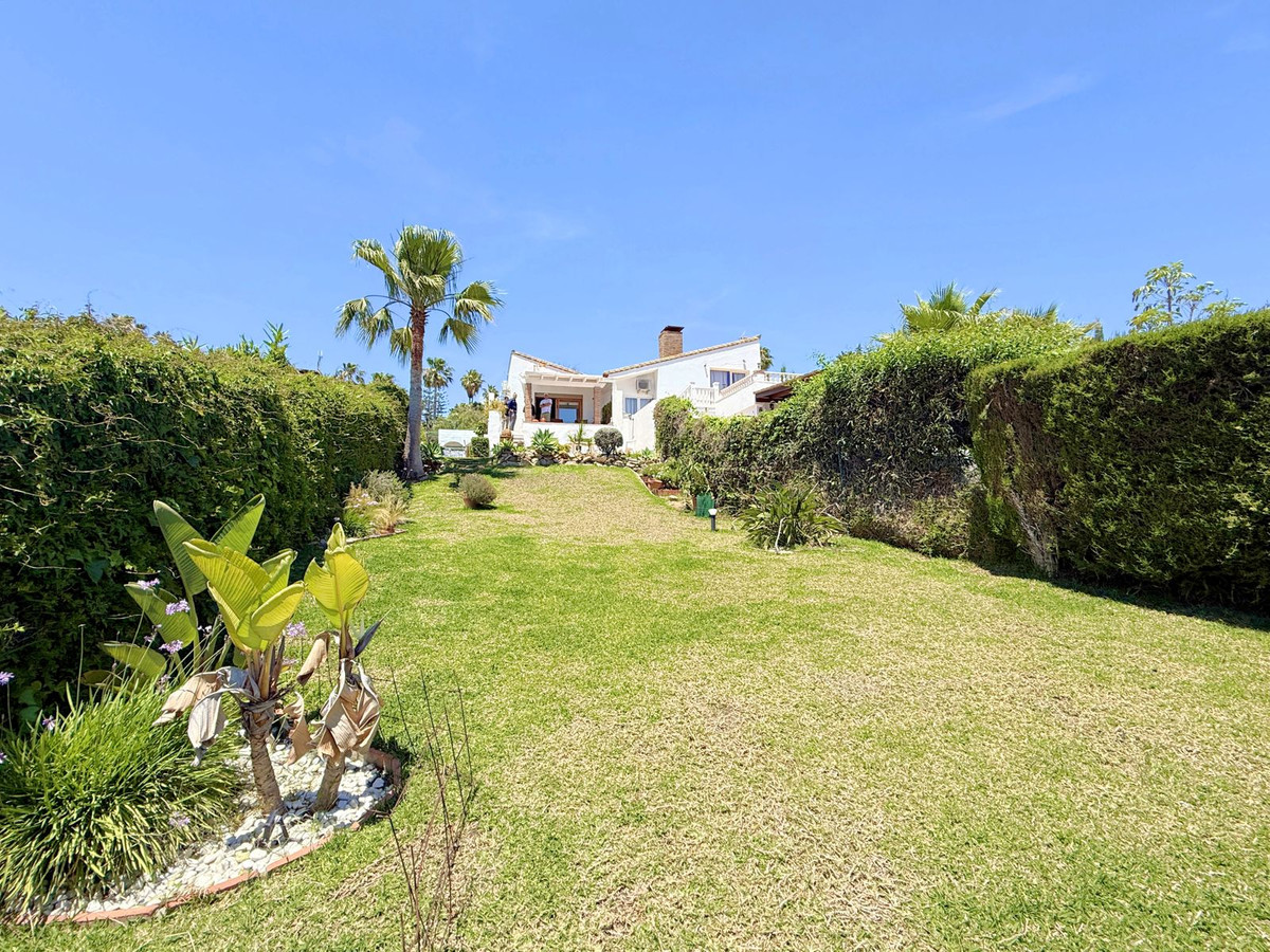 2 Bed Townhouse for sale in Estepona Costa Del Sol, Málaga, Spain