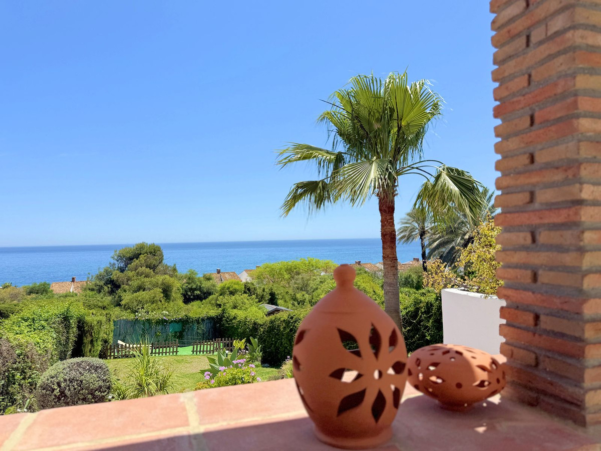 2 Bed Townhouse for sale in Estepona Costa Del Sol, Málaga, Spain