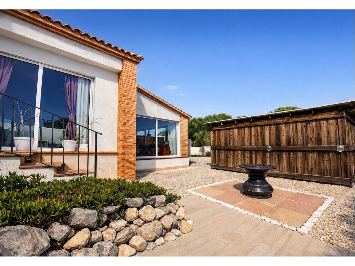 Se vende Villa - Chalet de 6 dormitorios en Costa Blanca, Alicante, España