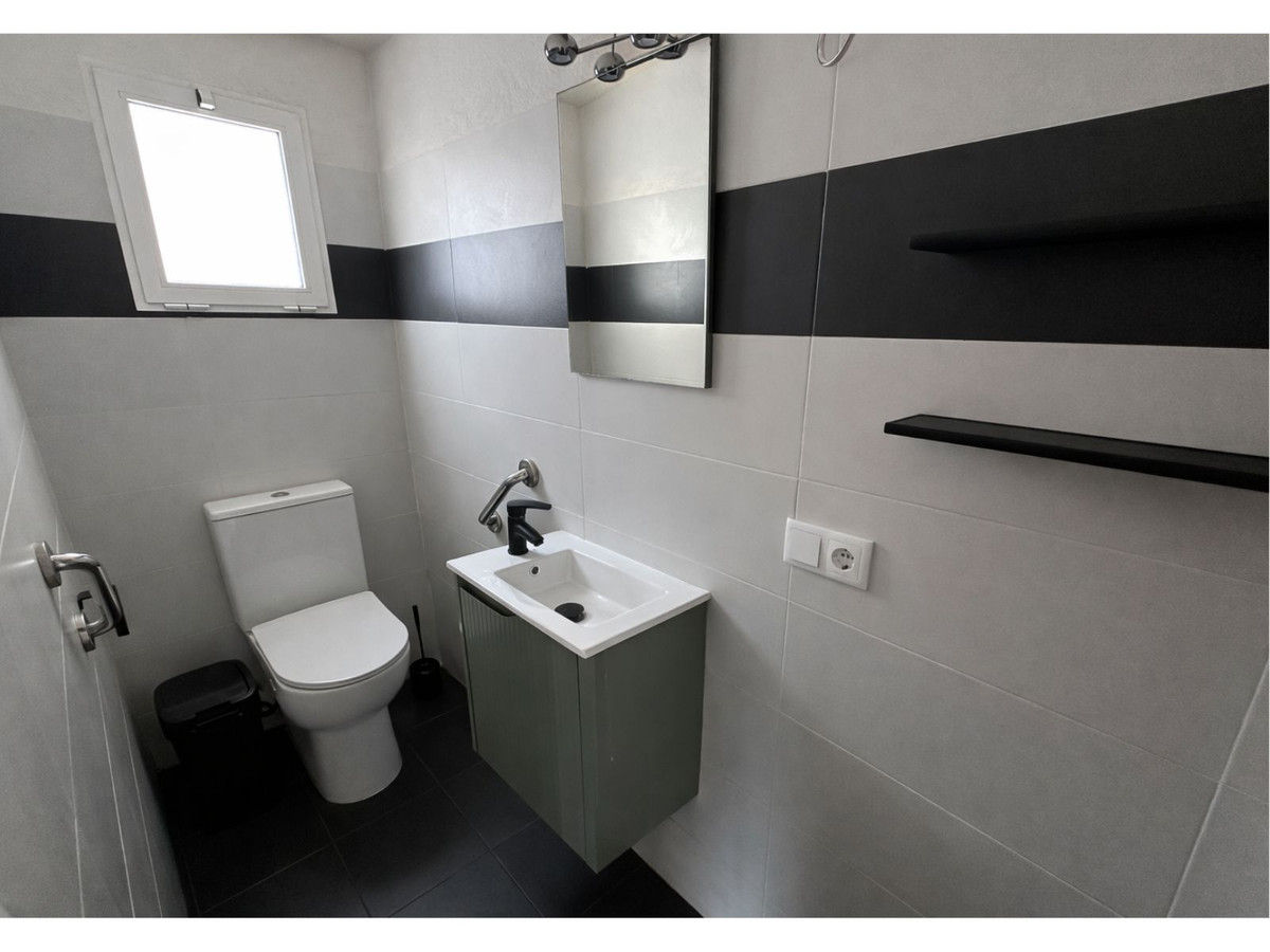 Se vende Villa - Chalet de 6 dormitorios en Costa Blanca, Alicante, España