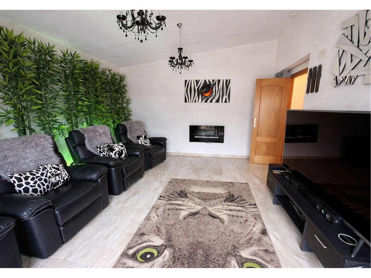 Se vende Villa - Chalet de 6 dormitorios en Costa Blanca, Alicante, España