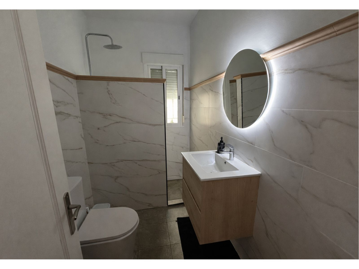 Se vende Villa - Chalet de 6 dormitorios en Costa Blanca, Alicante, España