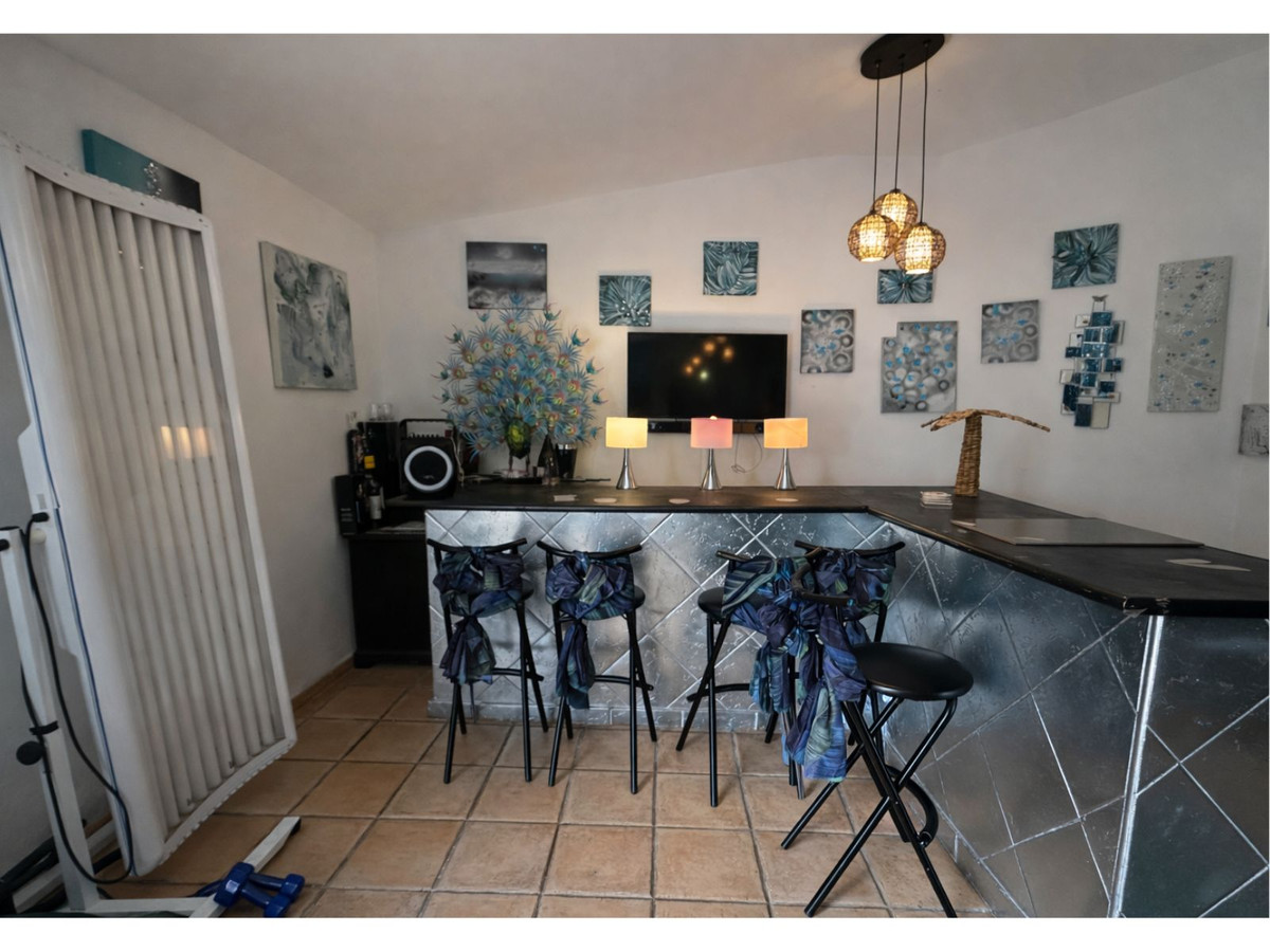Se vende Villa - Chalet de 6 dormitorios en Costa Blanca, Alicante, España
