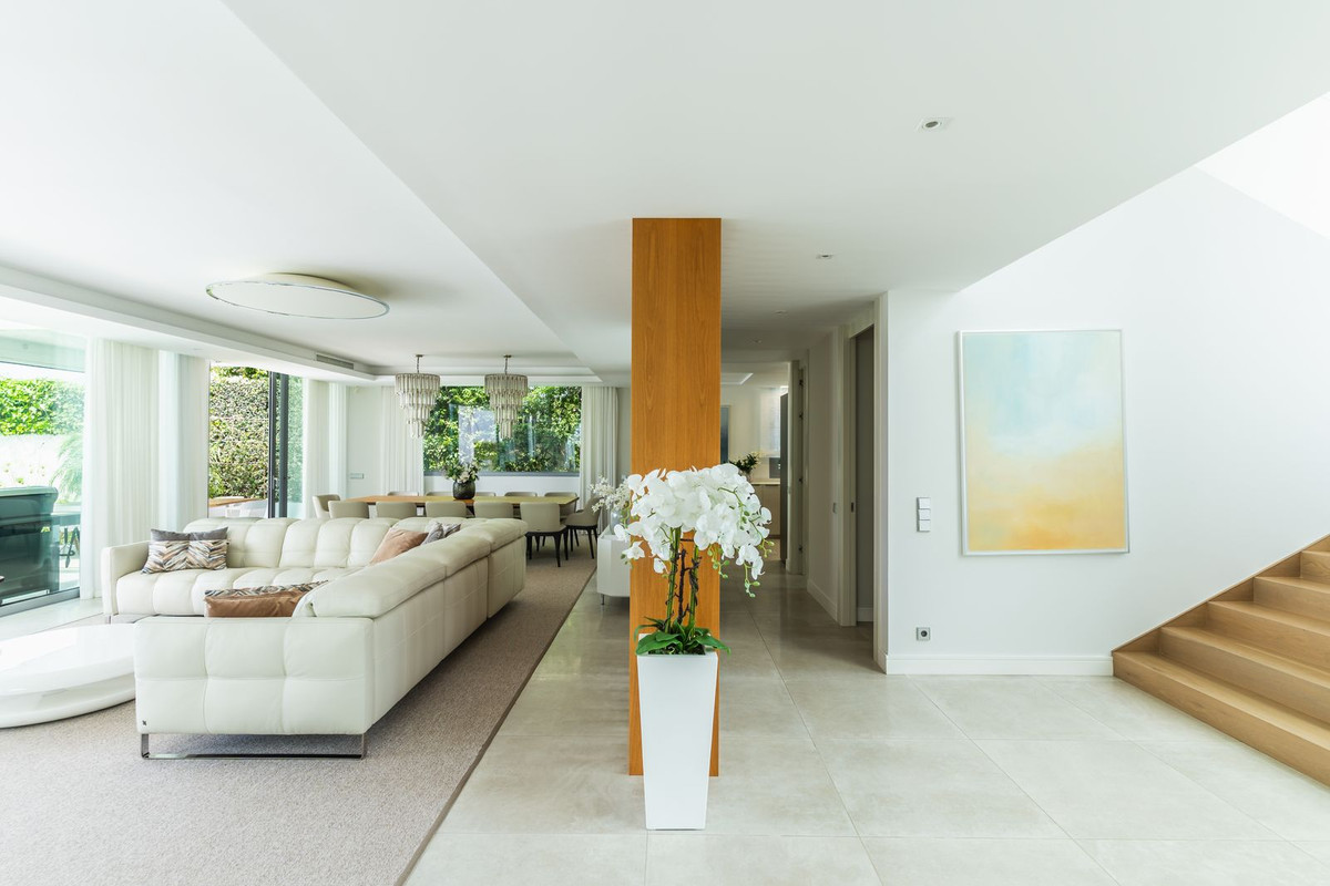 Se vende Villa - Chalet de 5 dormitorios en Costa Del Sol, Málaga, España