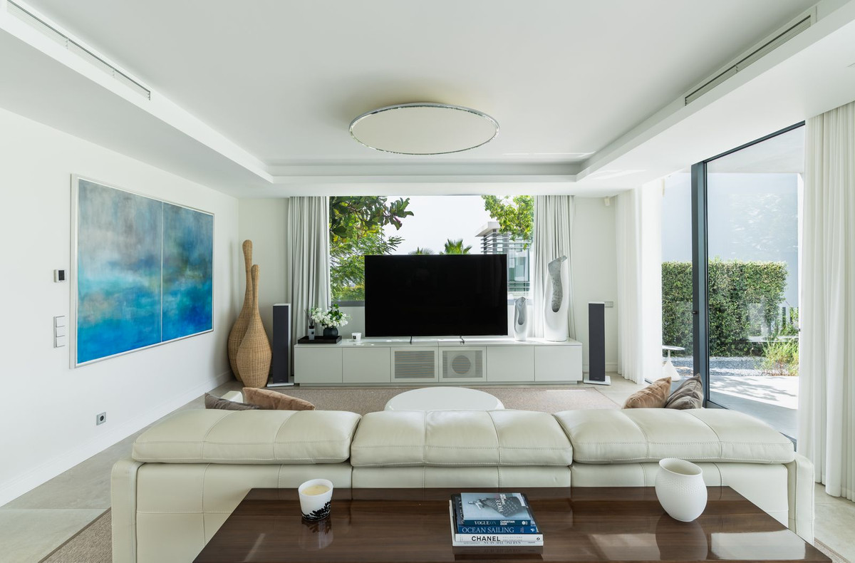 Se vende Villa - Chalet de 5 dormitorios en Costa Del Sol, Málaga, España