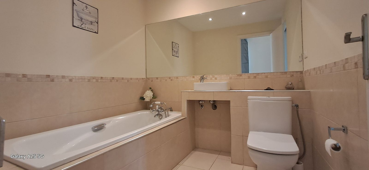 6 Bed Townhouse for sale in Marbella Costa Del Sol, Málaga, Spain