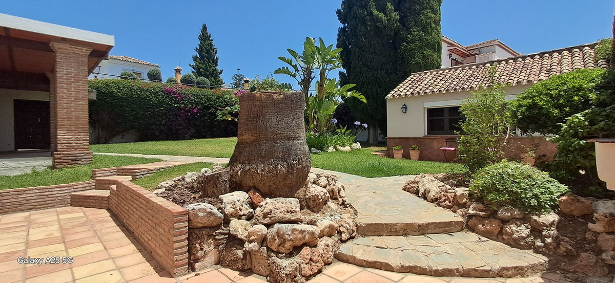 6 Bed Townhouse for sale in Marbella Costa Del Sol, Málaga, Spain