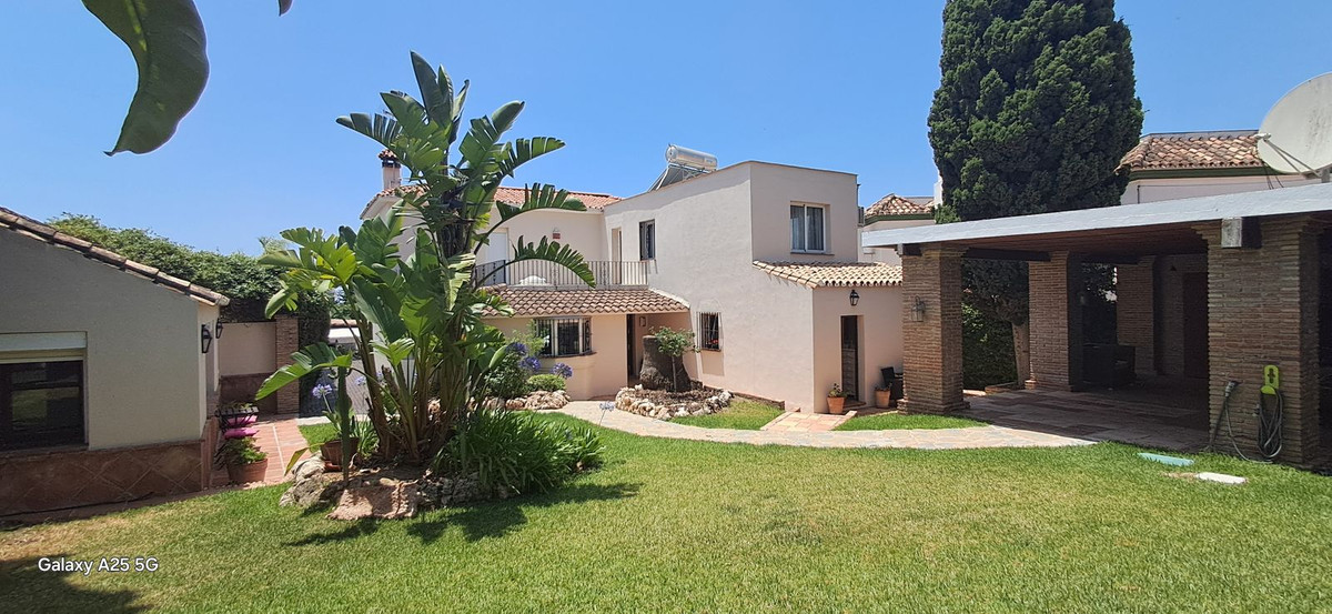 6 Bed Townhouse for sale in Marbella Costa Del Sol, Málaga, Spain
