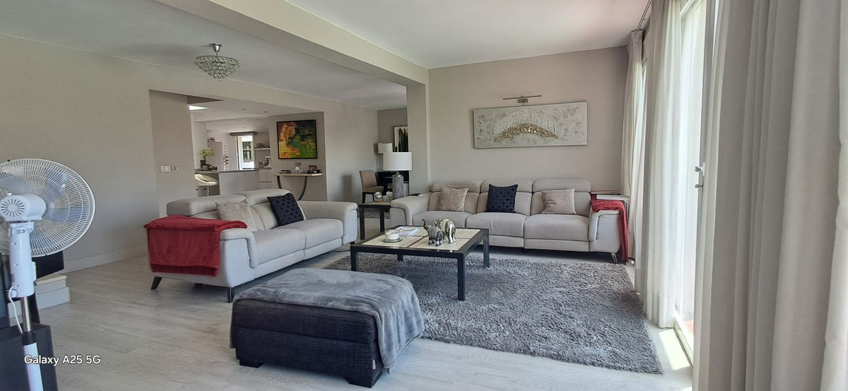 6 Bed Townhouse for sale in Marbella Costa Del Sol, Málaga, Spain