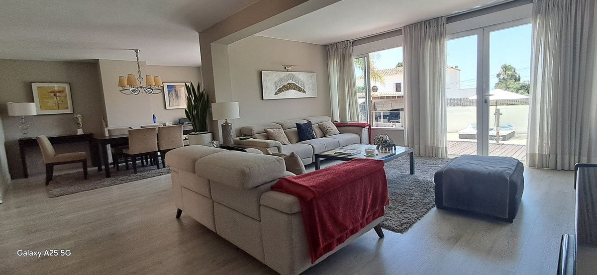 6 Bed Townhouse for sale in Marbella Costa Del Sol, Málaga, Spain