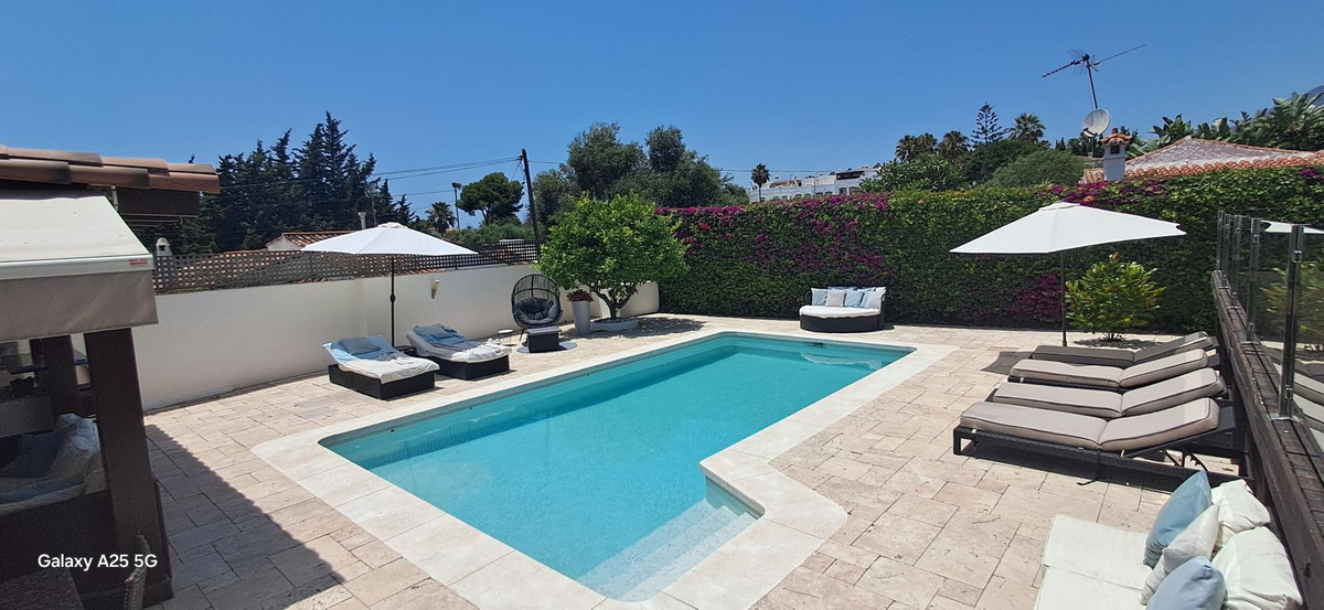 6 Bed Townhouse for sale in Marbella Costa Del Sol, Málaga, Spain