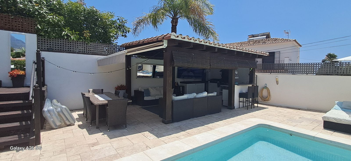 6 Bed Townhouse for sale in Marbella Costa Del Sol, Málaga, Spain