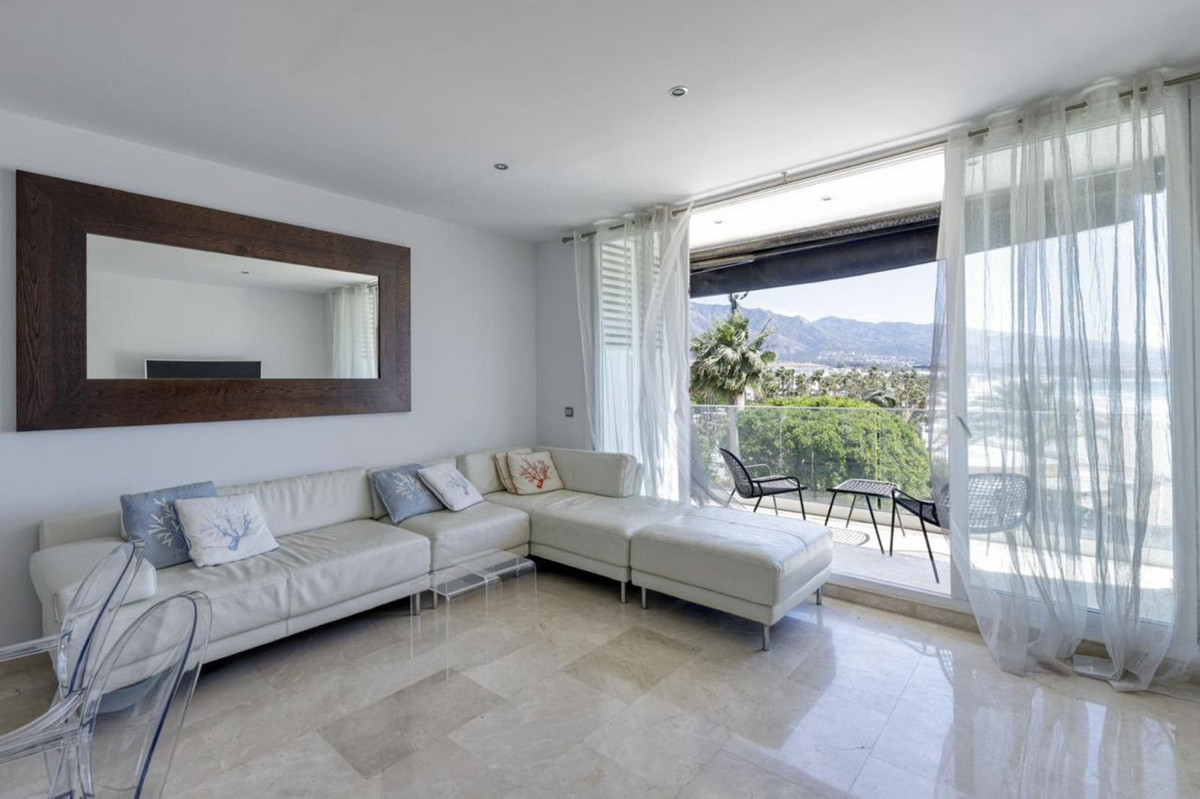 Se vende Apartamento Planta Media de 2 dormitorios en Costa Del Sol, Málaga, España