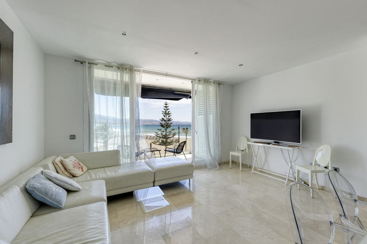 Se vende Apartamento Planta Media de 2 dormitorios en Costa Del Sol, Málaga, España