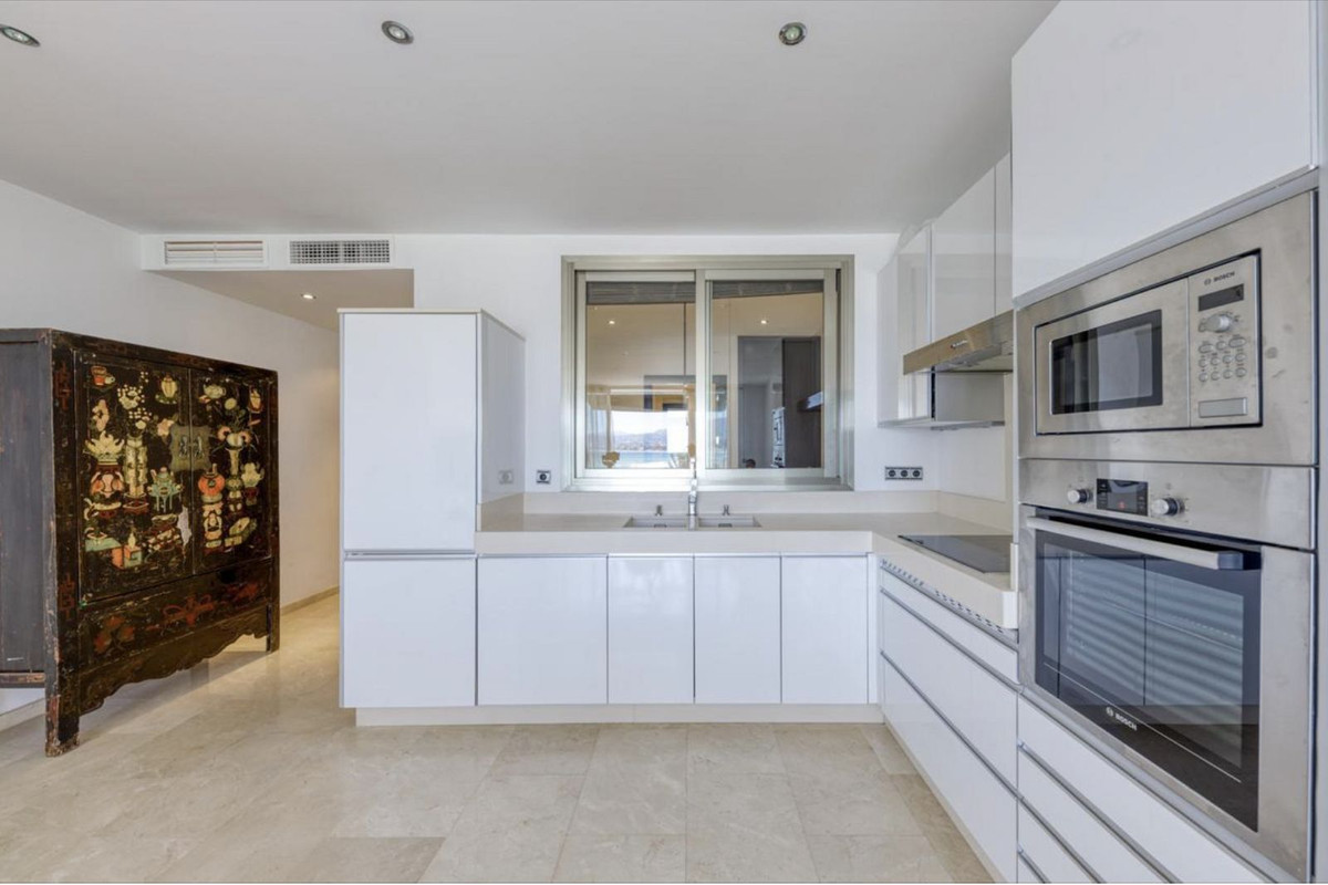 Se vende Apartamento Planta Media de 2 dormitorios en Costa Del Sol, Málaga, España