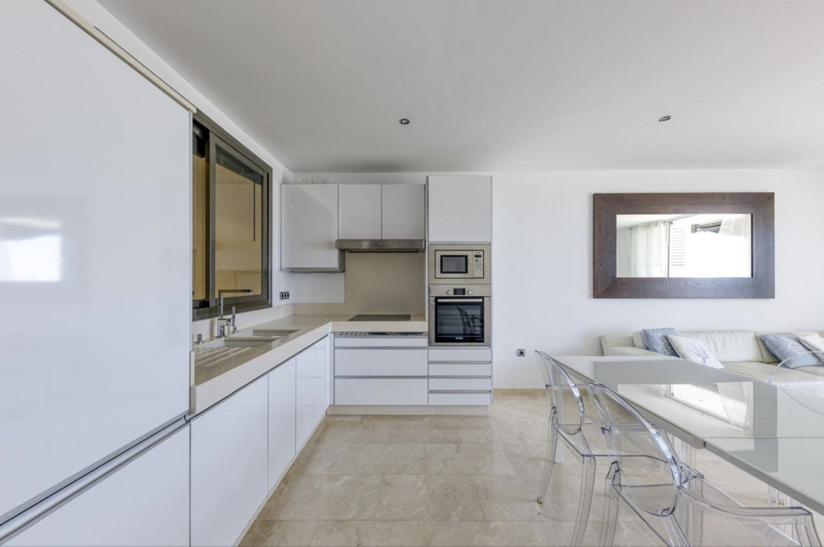 Se vende Apartamento Planta Media de 2 dormitorios en Costa Del Sol, Málaga, España