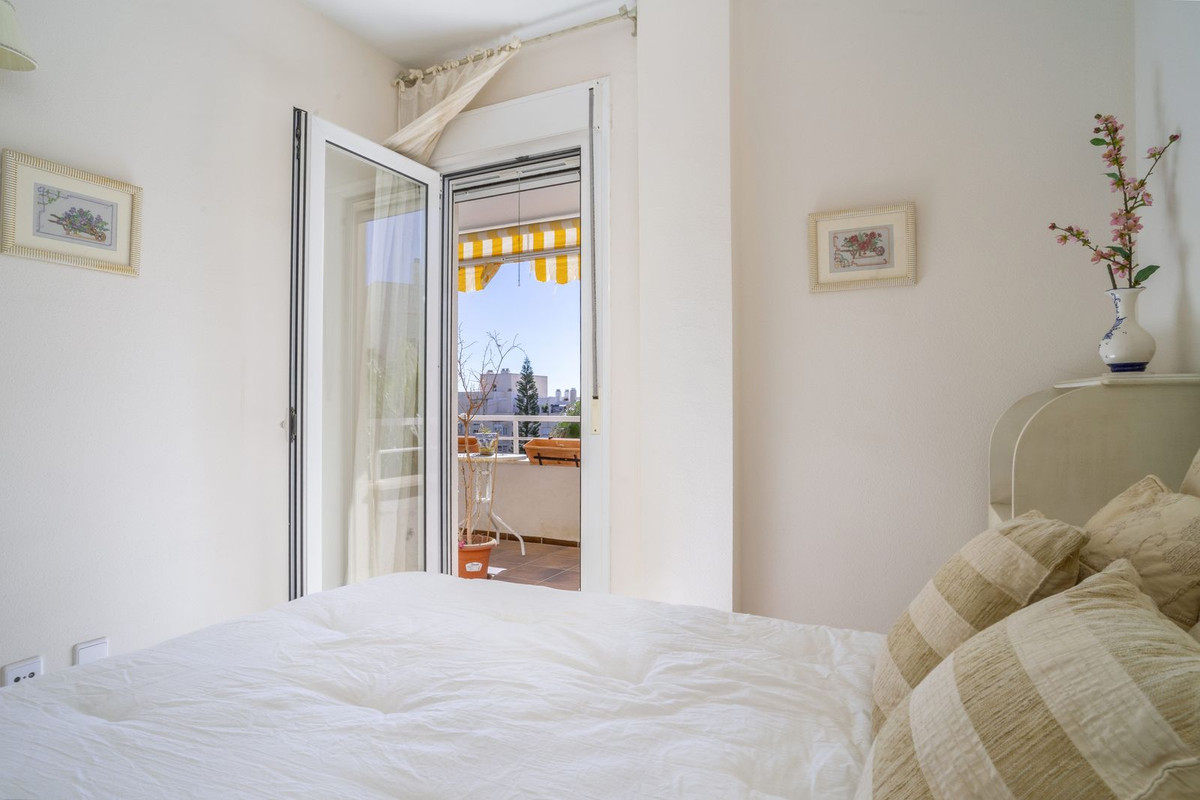 Se vende Apartamento Planta Media de 3 dormitorios en Costa Del Sol, Málaga, España