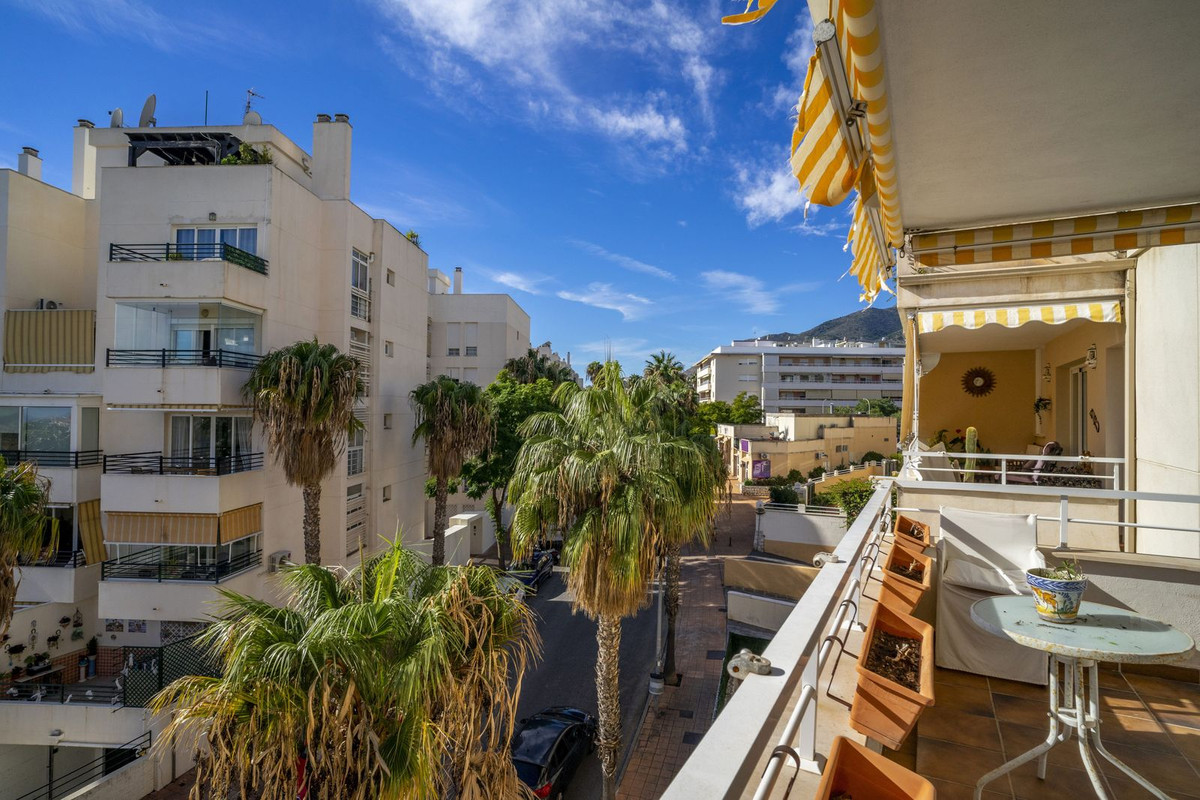 Se vende Apartamento Planta Media de 3 dormitorios en Costa Del Sol, Málaga, España