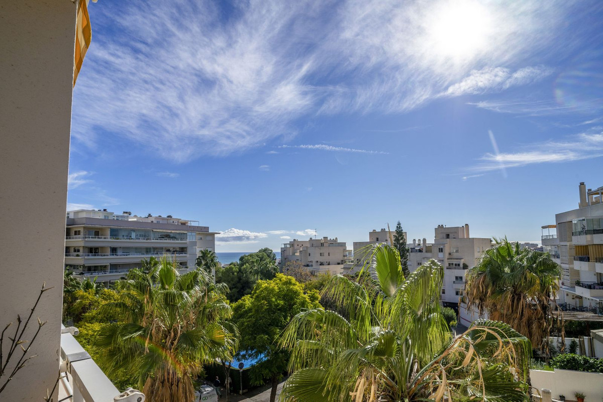Se vende Apartamento Planta Media de 3 dormitorios en Costa Del Sol, Málaga, España